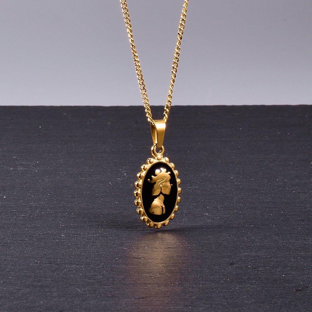 Collier pendentif camée portrait baroque en or pur 18k