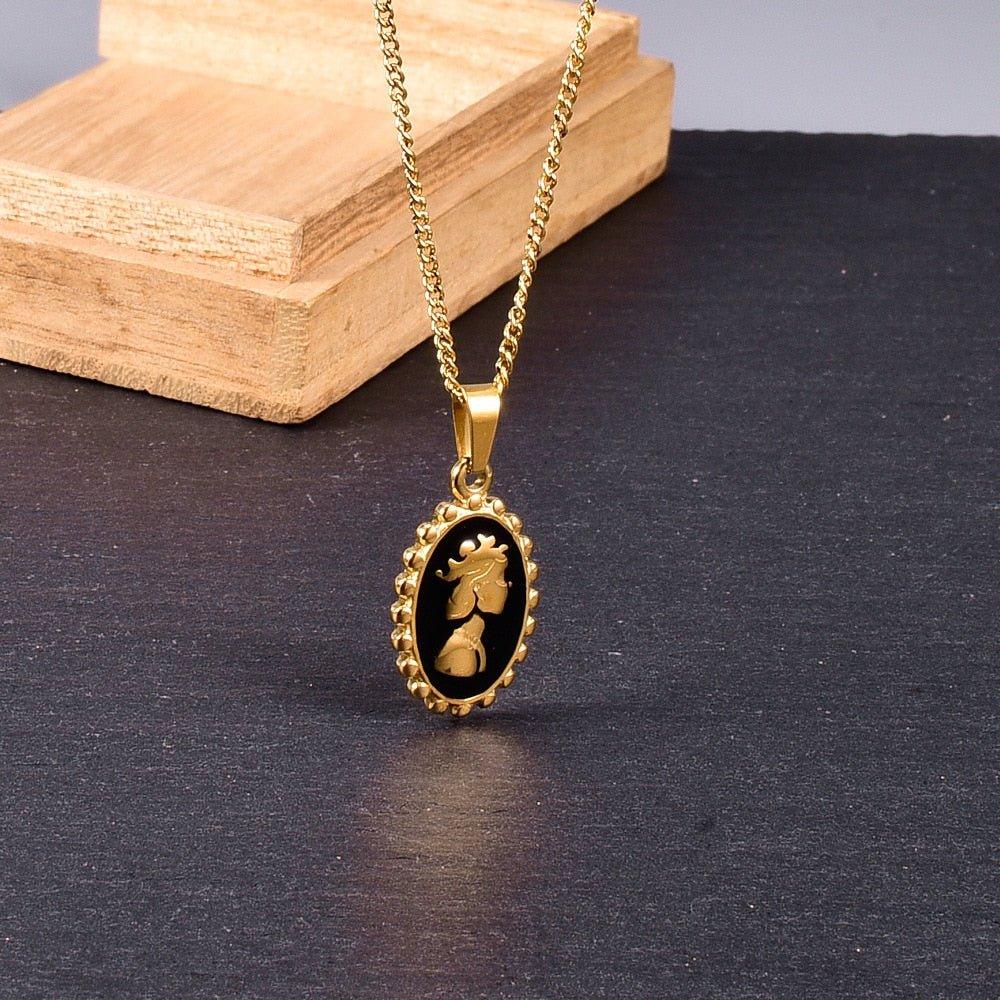 Collier pendentif camée portrait baroque en or pur 18k
