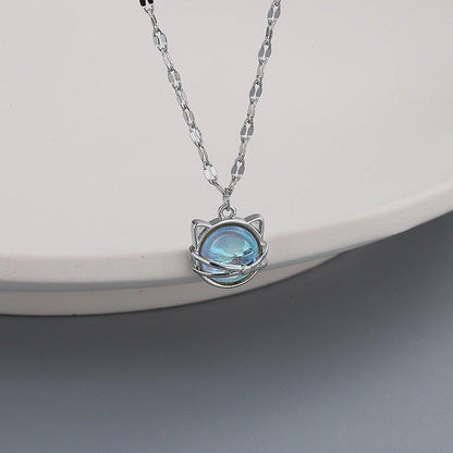 Collier pendentif chat en pierre de lune plaqué argent