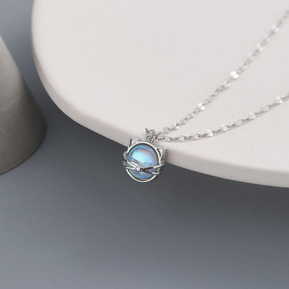 Collier pendentif chat en pierre de lune plaqué argent