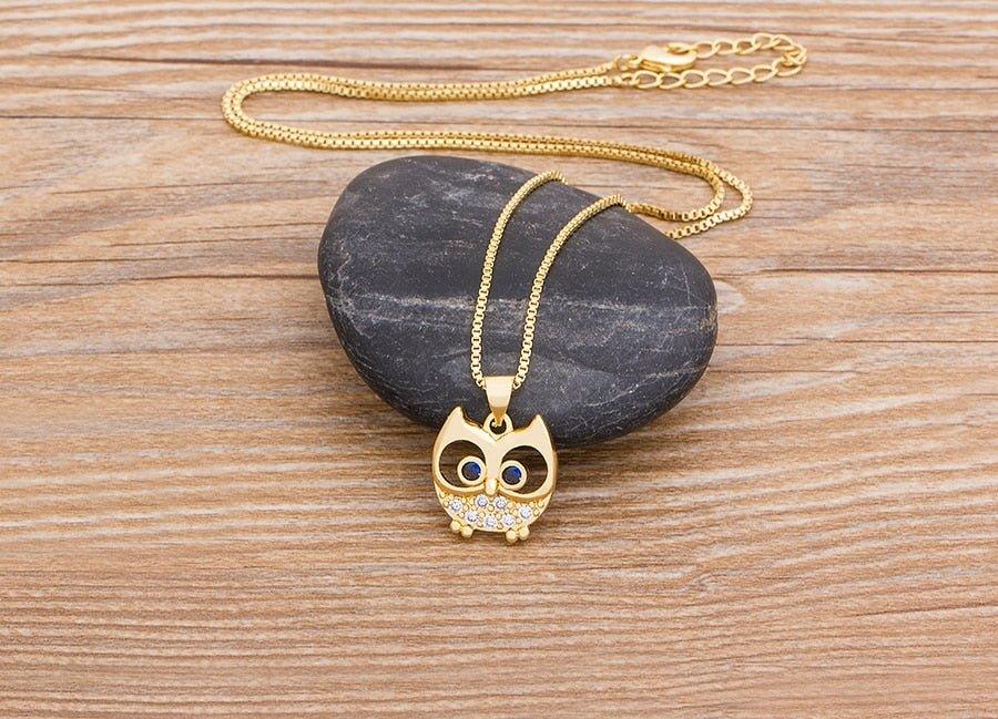 Collier pendentif chouette miniature strassé plaqué or