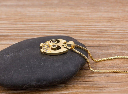 Collier pendentif chouette miniature strassé plaqué or