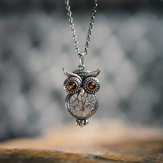 Collier pendentif chouette pierre rouge