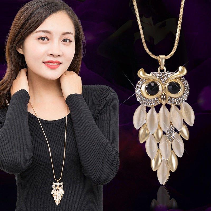 Collier pendentif chouette robe de cristal plaqué argent