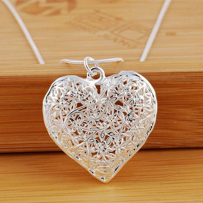Collier pendentif coeur sculpté en argent 925
