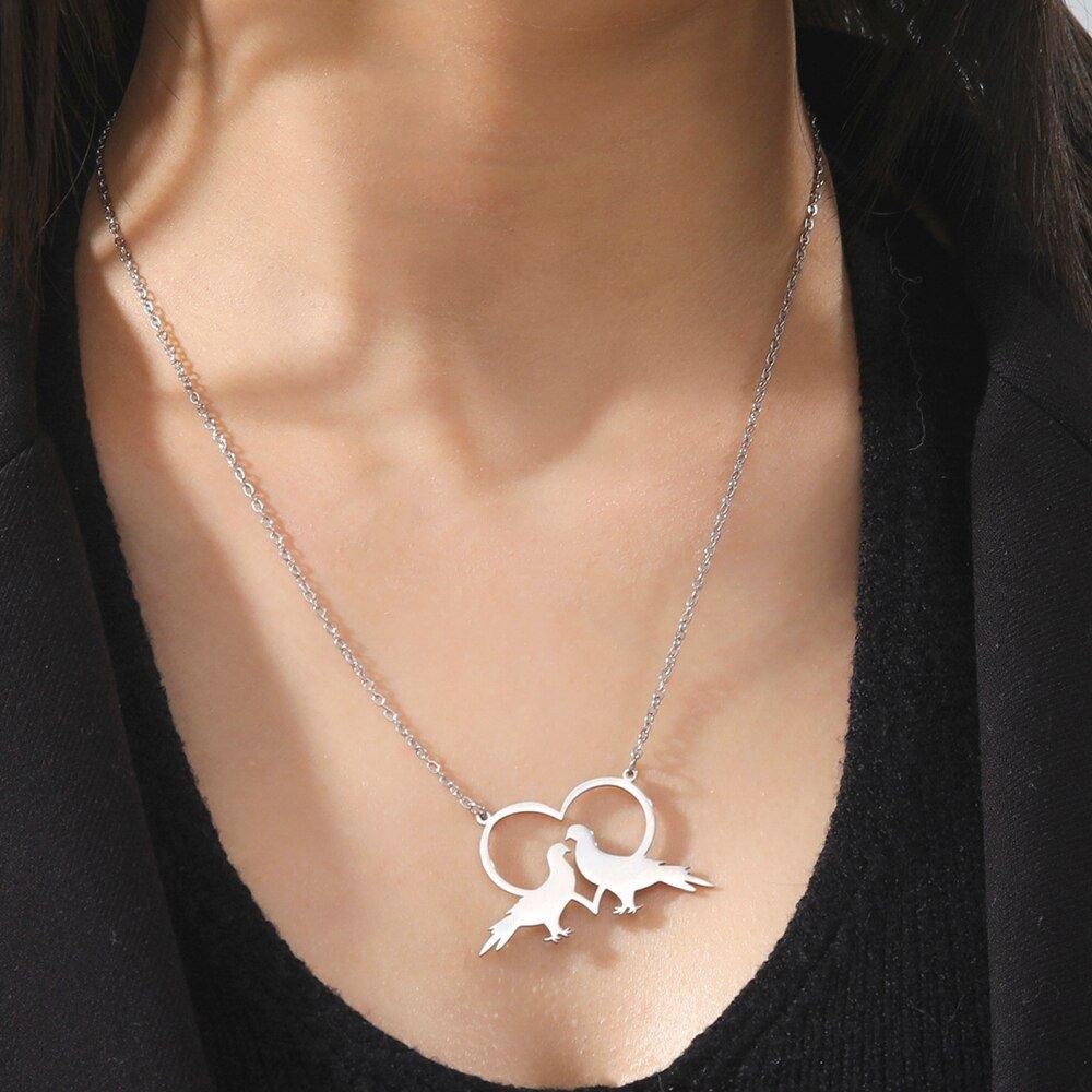 Collier pendentif colombe amoureux plaqué or / argent - MonPendentif