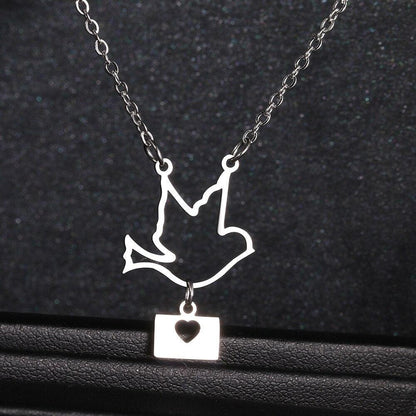Collier pendentif colombe courrier d'amour plaqué or / argent - MonPendentif