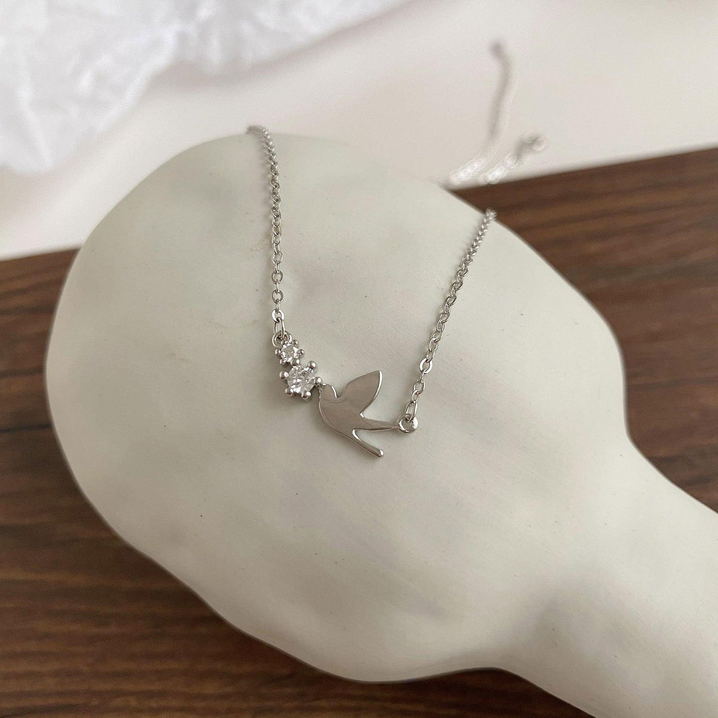 Collier pendentif colombe cristal plaqué argent