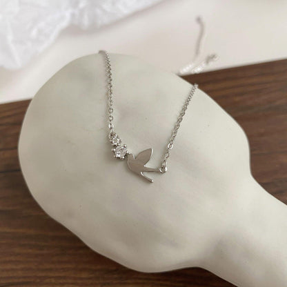 Collier pendentif colombe cristal plaqué argent