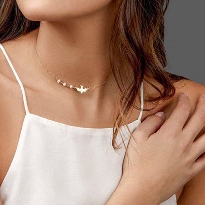 Collier pendentif colombe et perles ras le cou