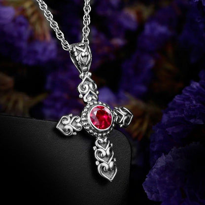 Collier pendentif croix gothique et sa pierre rubis en argent 925