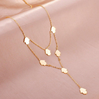 Collier pendentif double chaîne en V mains de fatma plaqué or