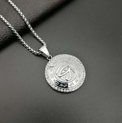 Collier pendentif égyptien oeil d'Horus grand médaillon rond - MonPendentif