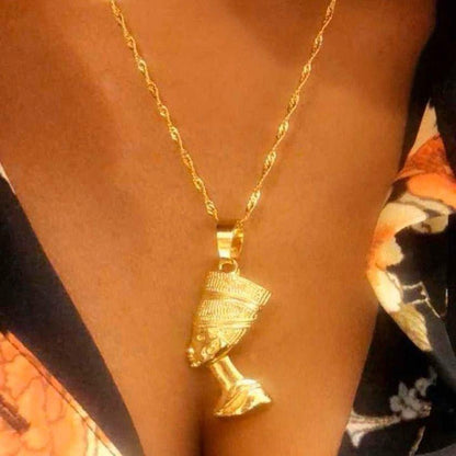 Collier pendentif égyptien reine plaqué or
