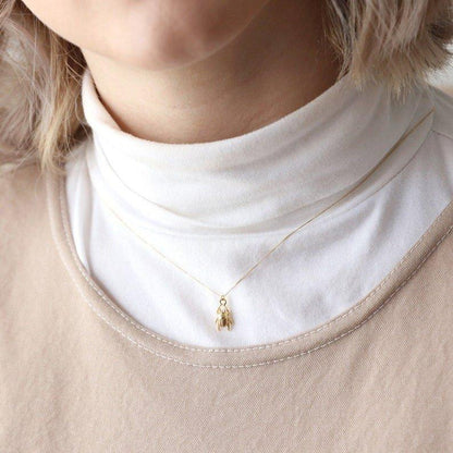 Collier pendentif égyptien scarabée minimaliste