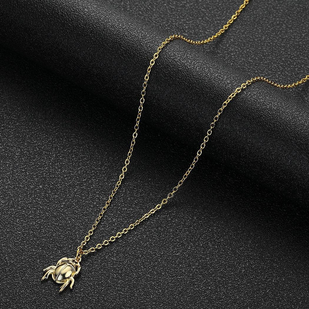 Collier pendentif égyptien scarabée minimaliste
