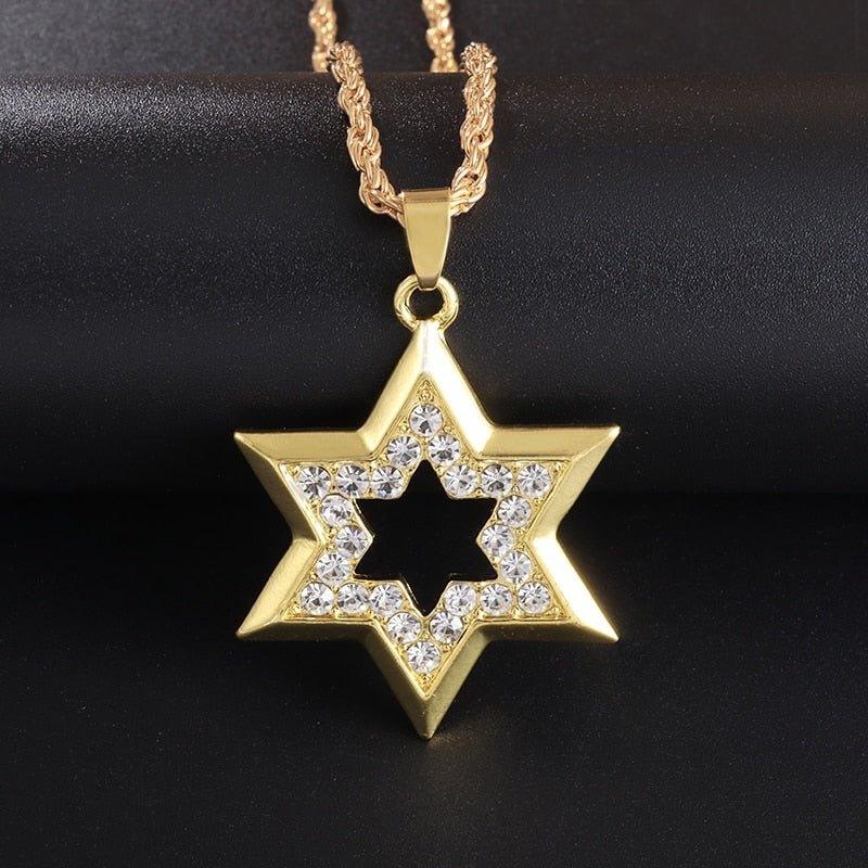 Collier pendentif étoile de David en relief ornée de strass