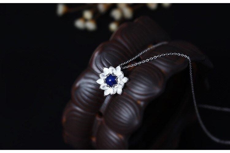 Collier pendentif fleur de lotus pierre lapis lazuli bleu argent 925