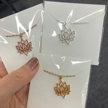 Collier pendentif fleur de lotus plat grand
