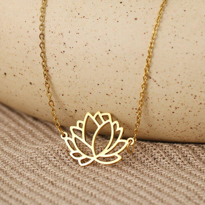 Collier pendentif fleur de lotus plat plaqué or / argent