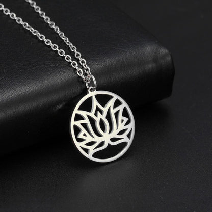 Collier pendentif fleur de lotus plat rond plaqué or / argent - MonPendentif