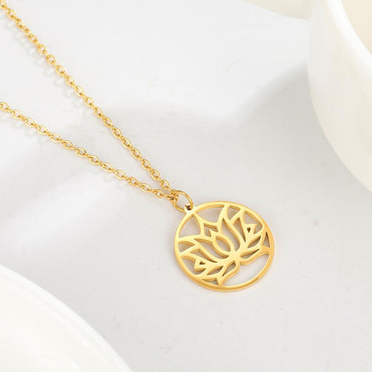 Collier pendentif fleur de lotus plat rond plaqué or / argent