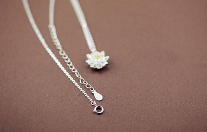 Collier pendentif fleur de lotus relief en argent 925