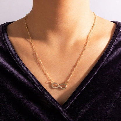 Collier pendentif infini cristal plaqué or / argent