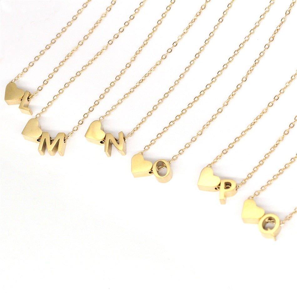 Collier pendentif lettre initiale avec coeur plaqué or