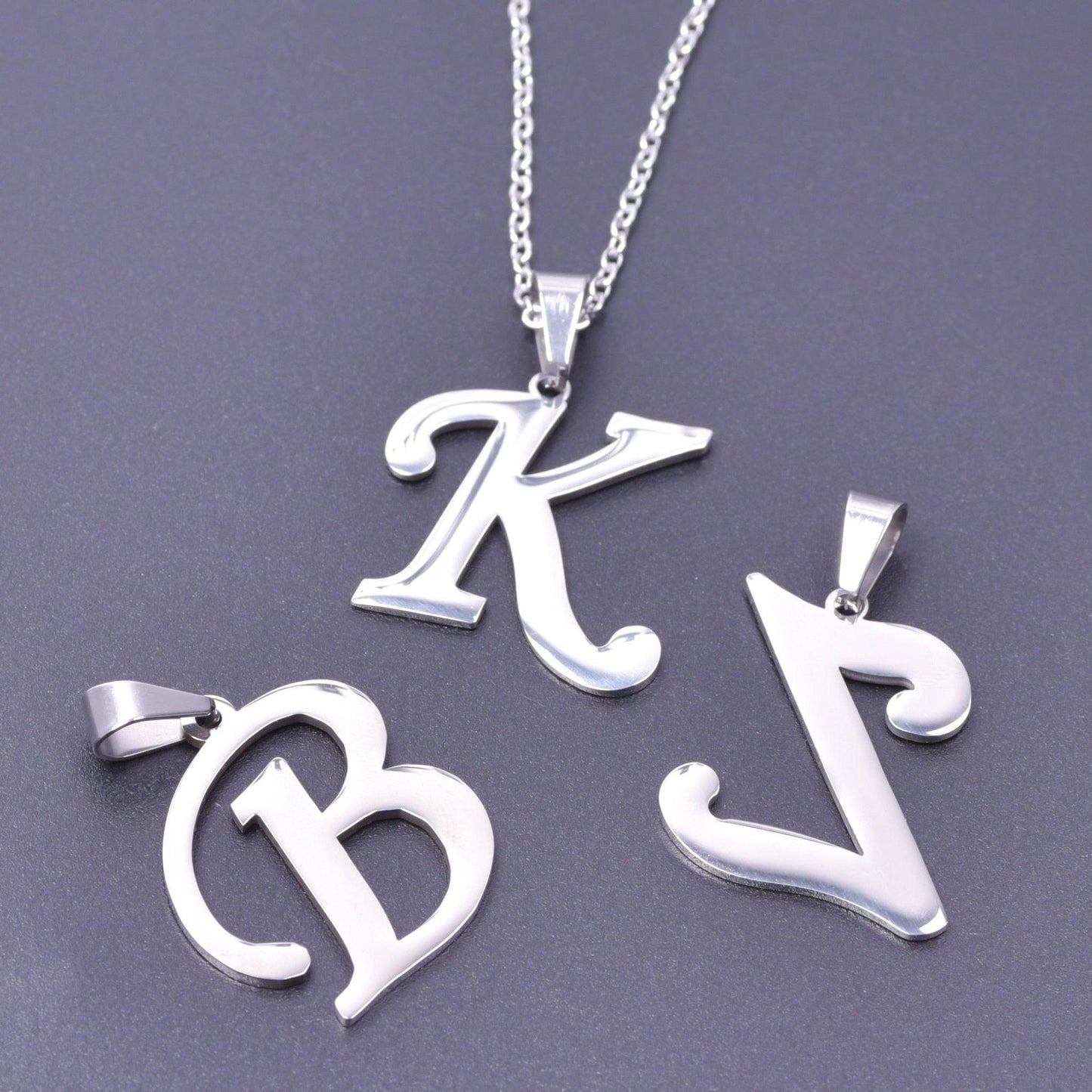 Collier pendentif lettre initiale grand format vintage - MonPendentif