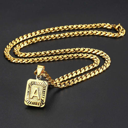 Collier pendentif lettre initiale gravé plaqué or