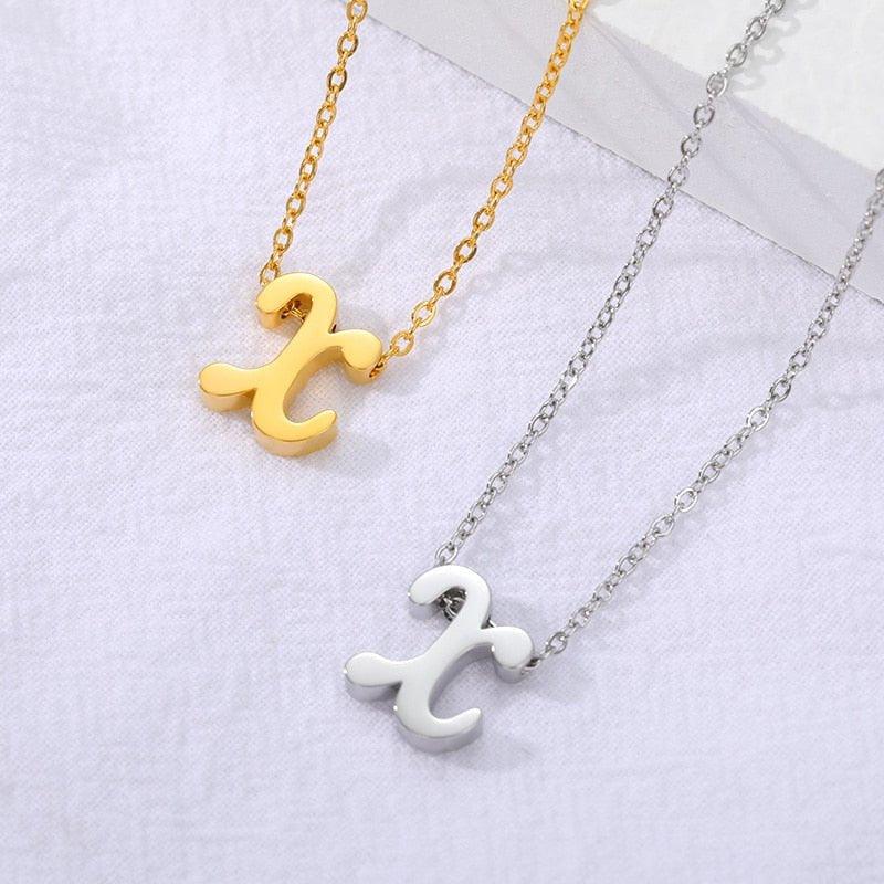 Collier pendentif lettre initiale plaqué or