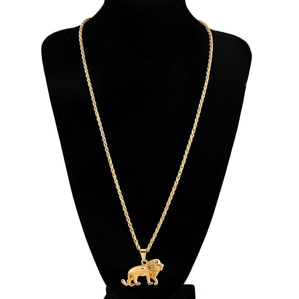 Collier pendentif lion longue chaine plaqué or