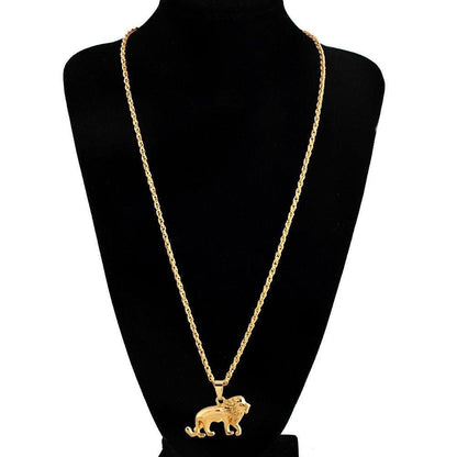 Collier pendentif lion longue chaine plaqué or