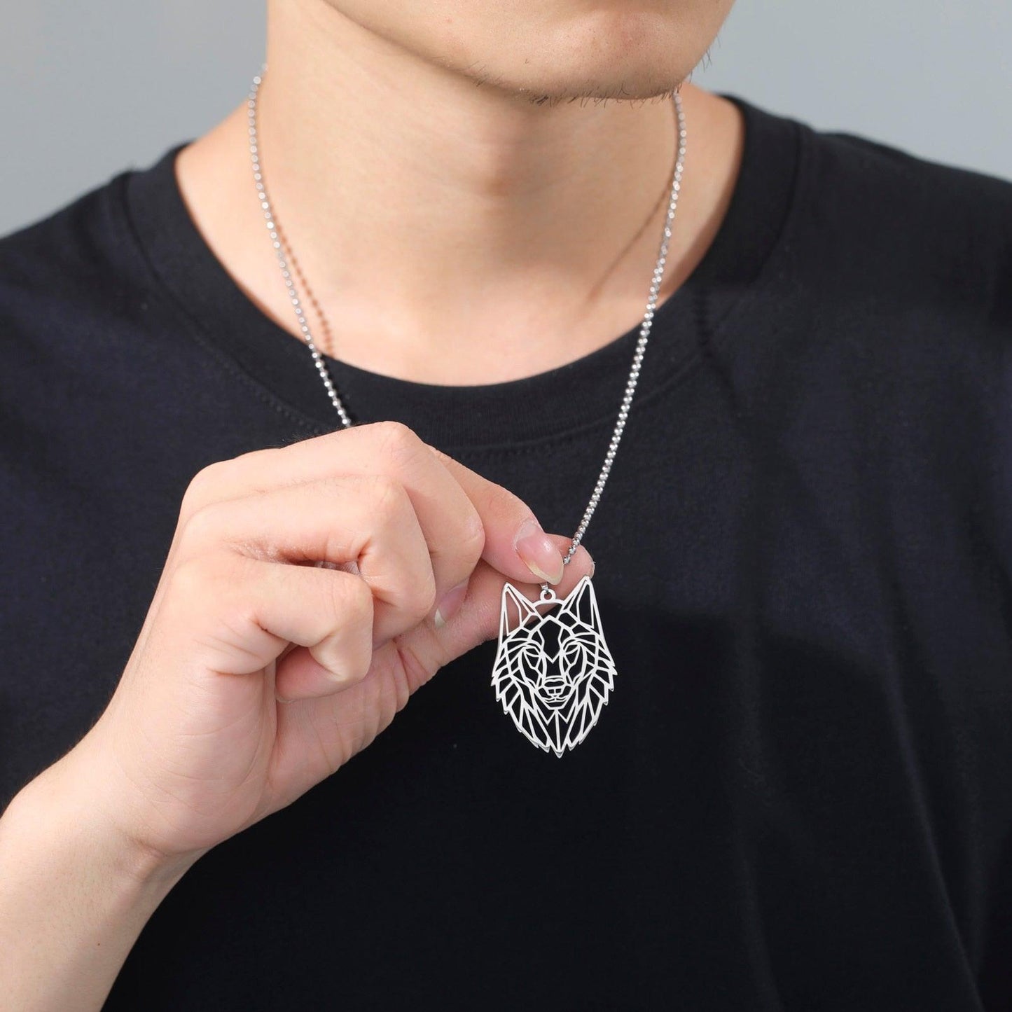 Collier pendentif loup plat plaqué or / argent