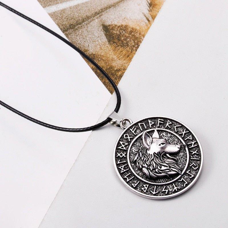 Collier pendentif loup tête viking