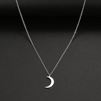 Collier pendentif lune simple plaqué or / argent - MonPendentif