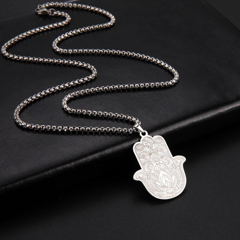 Collier pendentif main de fatma avec gravures plaqué or / argent