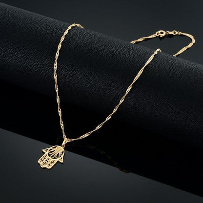 Collier pendentif main de fatma fine plaqué or