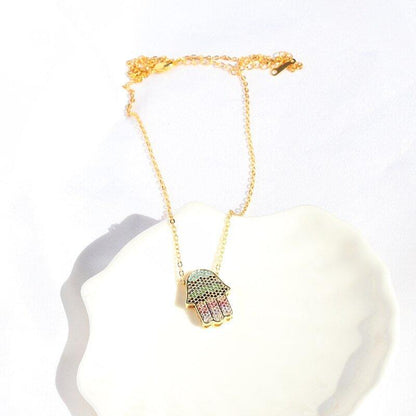 Collier pendentif main de fatma strass multicolore plaqué or
