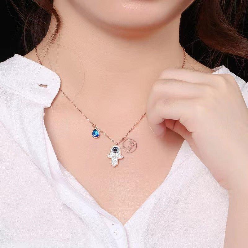 Collier pendentif main de fatma strass plaqué or / argent / or rose