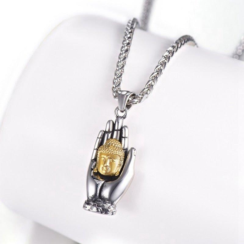 Collier pendentif main tenant une tête de Bouddha plaqué argent / or