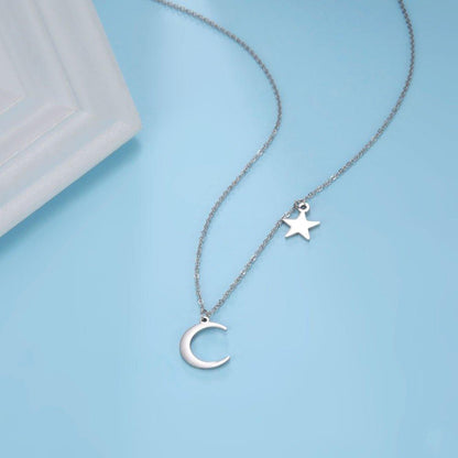 Collier pendentif minimaliste lune et étoile en plaqué argent