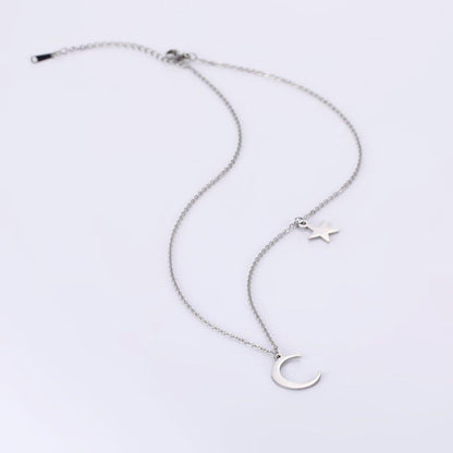 Collier pendentif minimaliste lune et étoile en plaqué argent