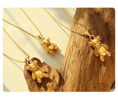 Collier pendentif ourson relief en acier titane