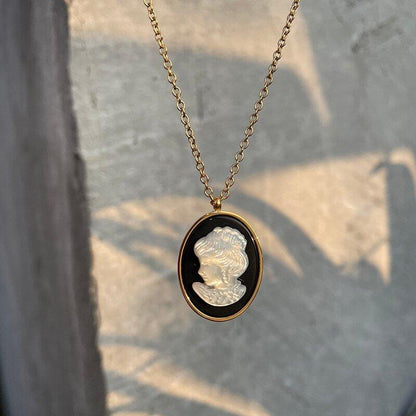 Collier pendentif ovale camé portrait en or pur 18k - MonPendentif