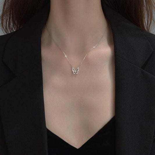 Collier pendentif papillon minimaliste en cristal plaqué argent / or