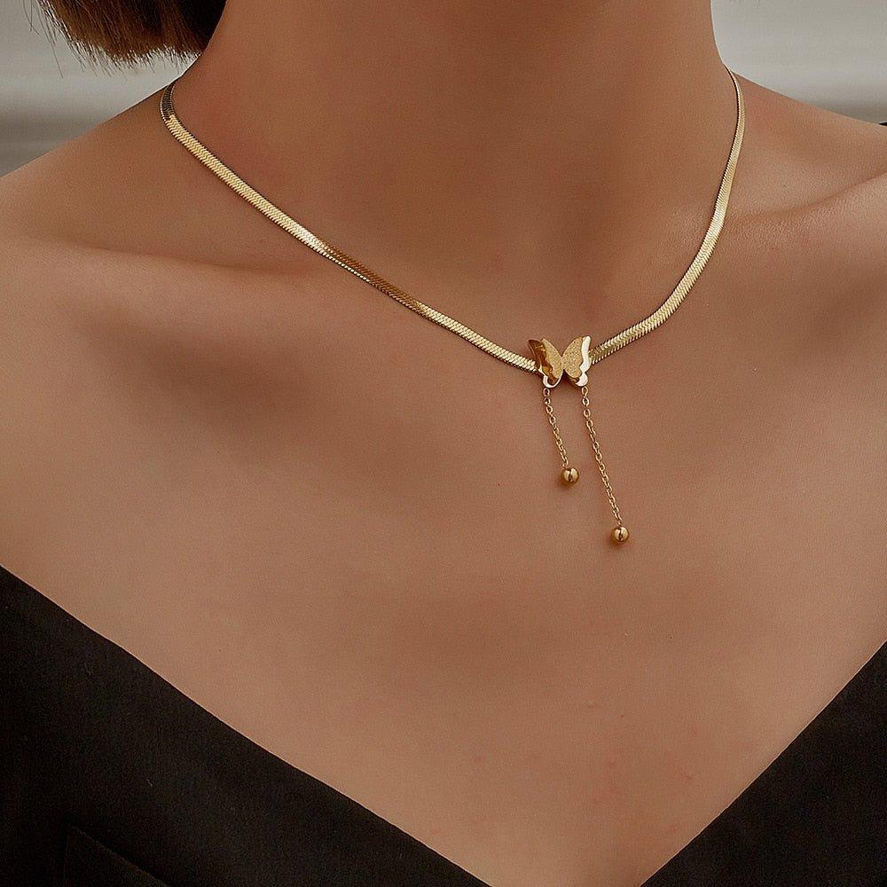 Collier pendentif papillon vintage plaqué or