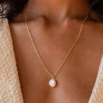Collier pendentif perle solitaire irrégulier avec chaîne en or plaqué
