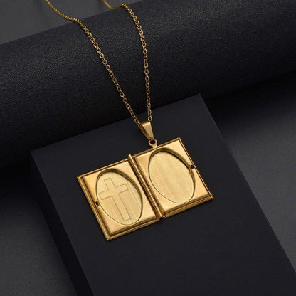 Collier pendentif porte photo croix bible plaqué or